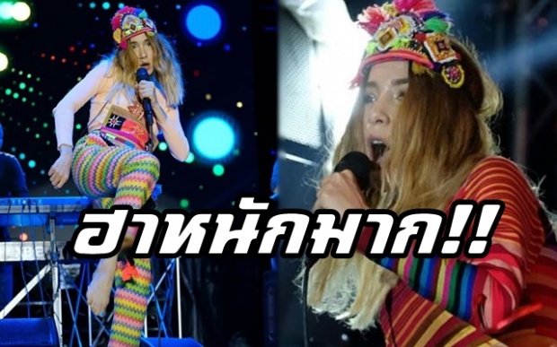 ทำเอาฮาท้องแข็ง!! เมื่อ “ปาล์มมี่” ขึ้นร้องเพลงบนเวที แต่กับยิงมุกใส่คนดูแบบนี้? (คลิป)