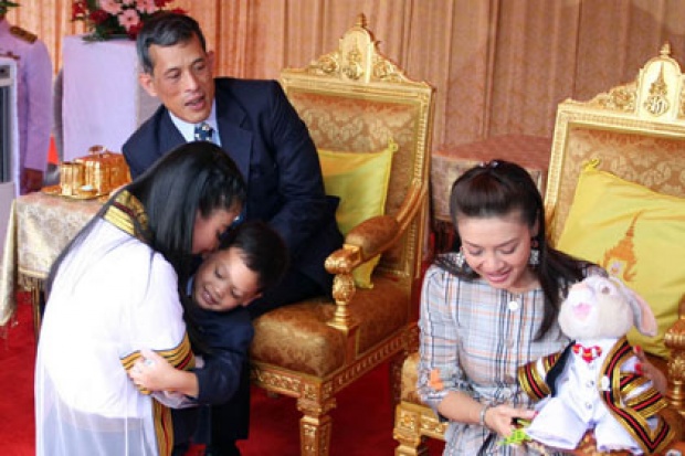 รักท่านพี่ พระองค์ทีฯ โอบกอด พระองค์เจ้าสิริวัณณวรีฯ