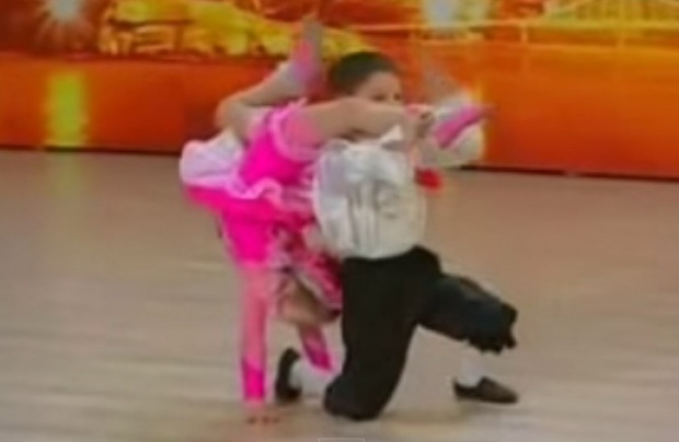 การเต้นรำขั้นเทพของเด็กน้อย