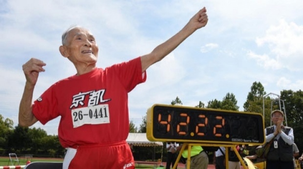 สุดยอดคุณตาทำสถิติคนกลุ่มสูงวัย 105 ปี วิ่ง 100 เมตรเร็วที่สุดในโลก!!