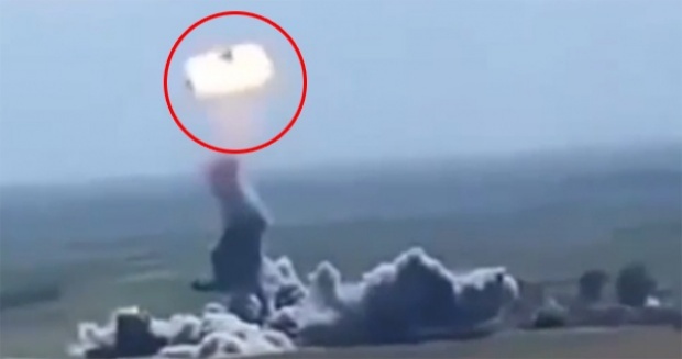 คลิปสุดระทึก รถยนต์มือระเบิด ISIS เหยียบระเบิดระเบิดตูมกลางอากาศ