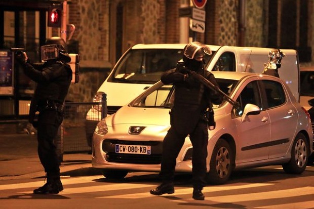 คลิปเหตุการณ์ตำรวจฝรั่งเศสไล่ล่ามือบงการบึ้มปารีส