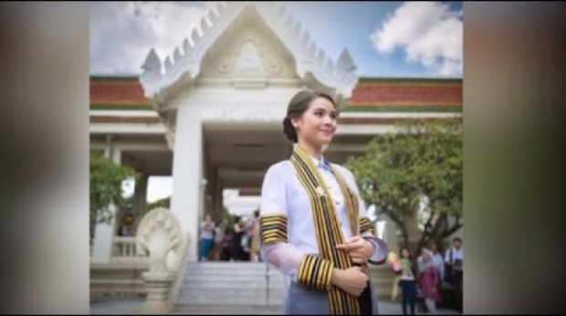 ญาญ่า อุรัสยา ทำแบบนี้! เมื่อรู้ว่าแฟนคลับรอถ่ายรูปชุดครุยกว่า 500 คน