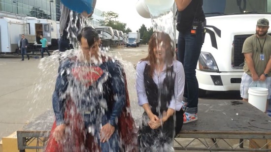 สมกับเป็นพี่ซุป!! Superman รับท้า ALS Ice Bucket Challenge