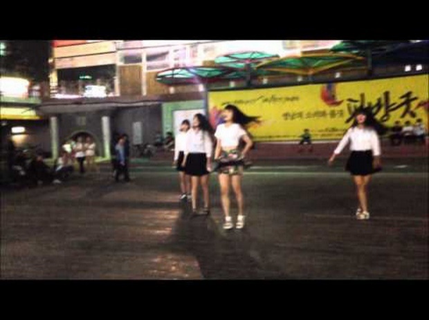 สาวเกาหลีเต้นเซอร์ไพรส์แฟนหนุ่มกลางถนน ฟินสิครับ