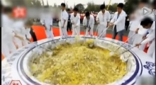 จีนทำลายสถิติด้วยข้าวผัดหยางโจวจานยักษ์!! แต่กินไม่ได้