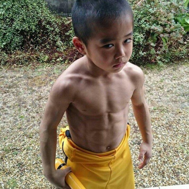 Bruce Lee กลับชาติมาเกิด!! เด็กญี่ปุ่นวัย 6 ขวบ โชว์ลีลากังฟูระดับเทพ(มีคลิป) 