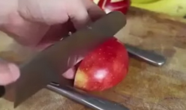 ปลอกแอปเปิ้ลให้เปลือกสวยน่ากิน