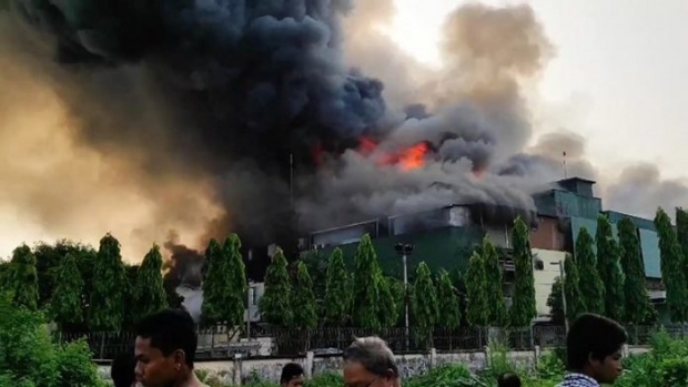 สุดสะพรึง เผาบ้านเผาเมือง คนพม่าสงสัย 2ห้างไฟไหม้ ทหารทำ