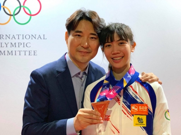 “เทนนิส พาณิภัค” ชนะเหรียญทองโอลิมปิกจากจีน คว้าแชมป์โลกเทควันโด