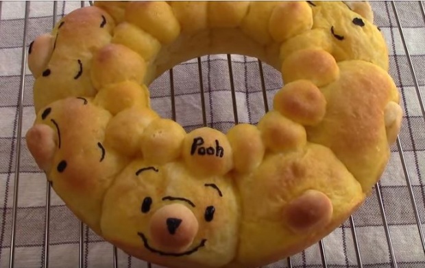Pull-Apart Bread (Pooh bread)